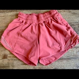 Lululemon Hottie Hot shorts Size 2 Tall